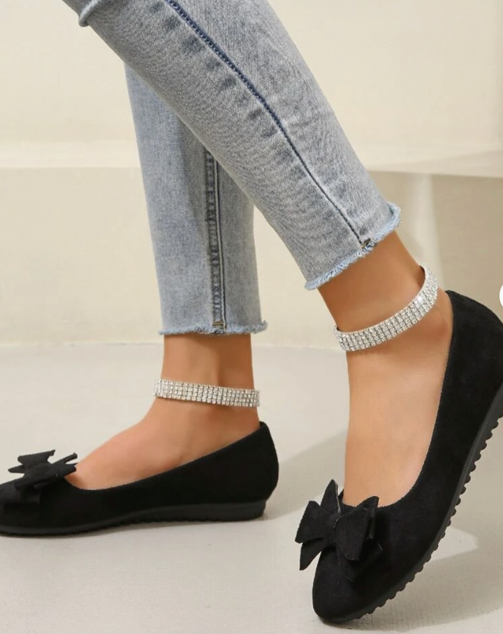 Elegant Women's Bow Detail Flats
