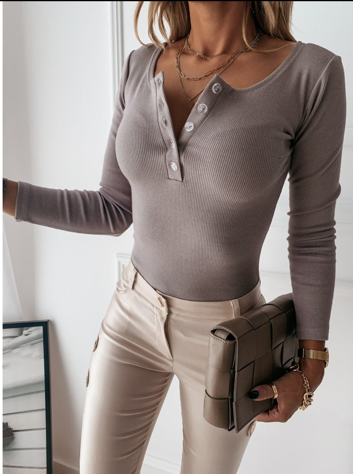 Lola | Ribbed Henley Tee