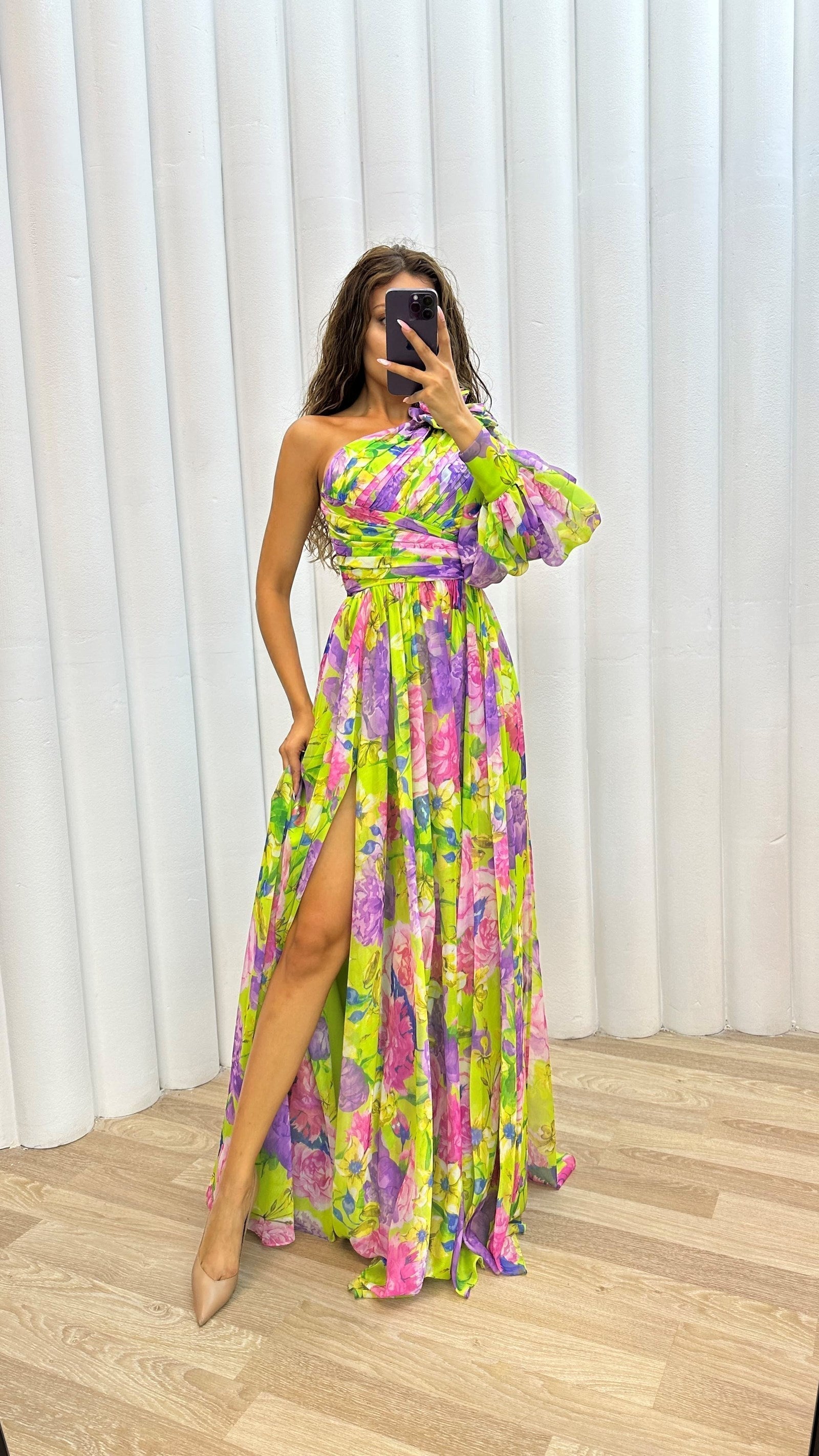 Ruby | Elegant Flowy Dress for Summer Occasions