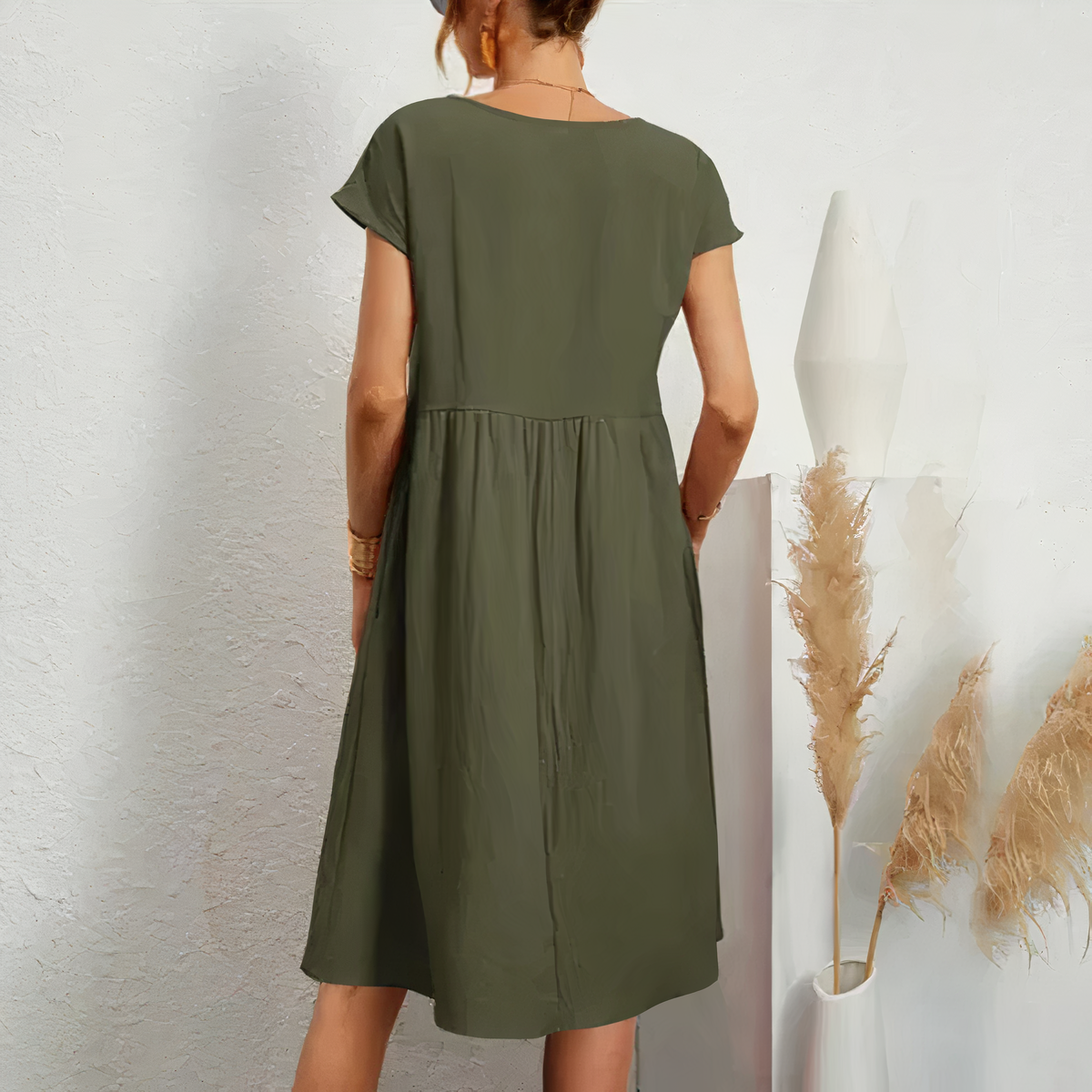 Amelia | Women's Knee-Length Dress with Pockets