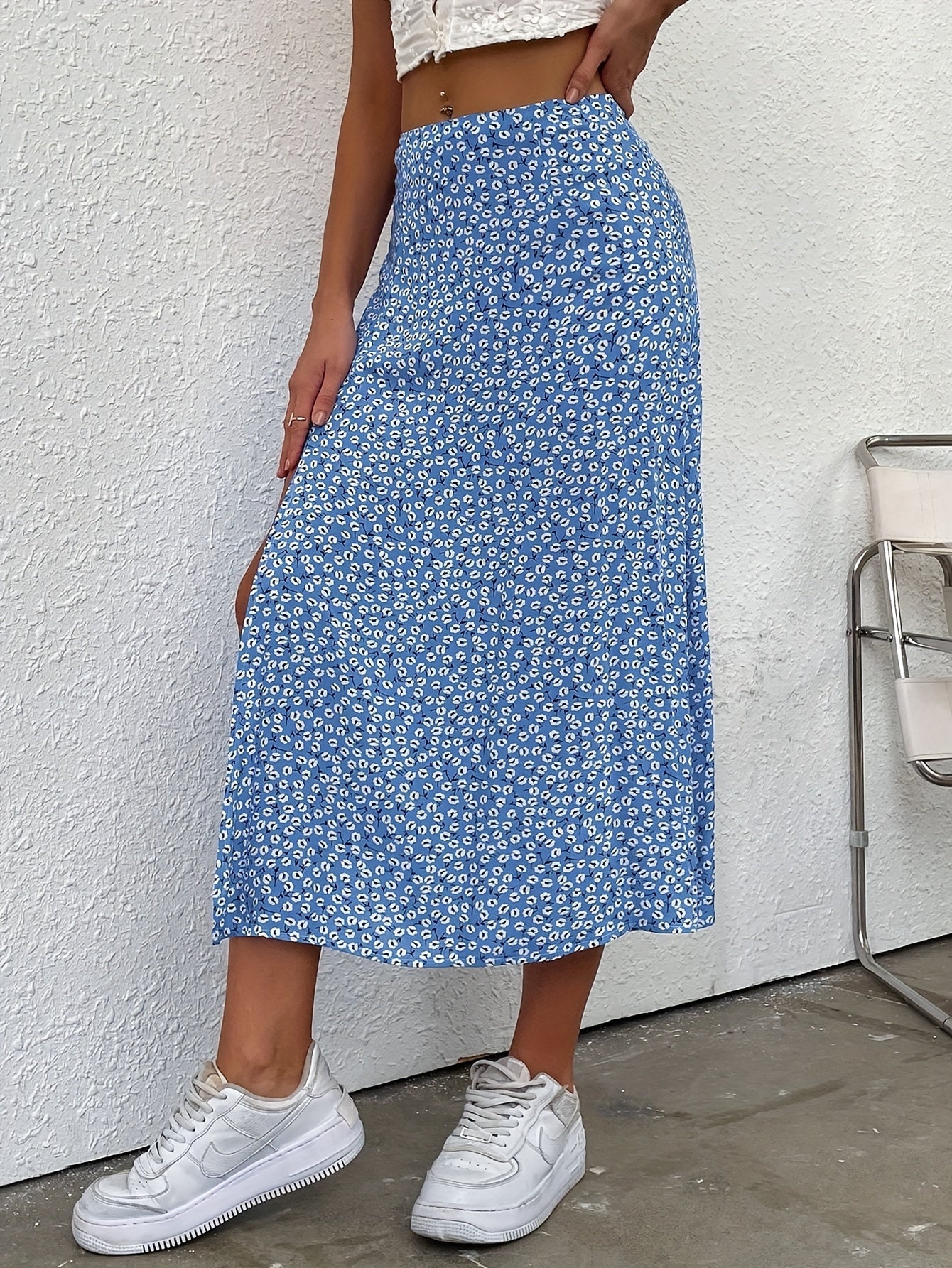 TANIA | Skirt with Floral Design