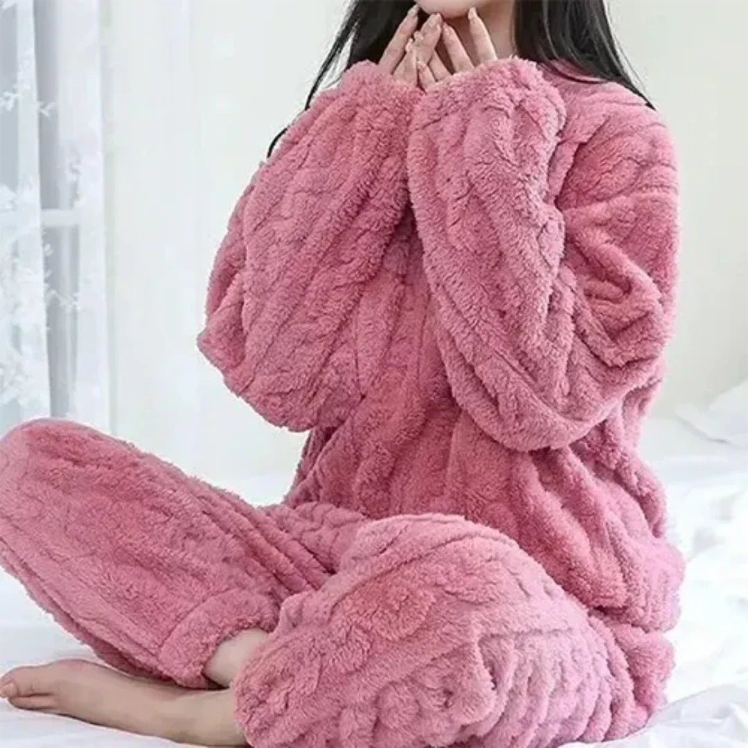 Elegant Women's Warm Comfort Set