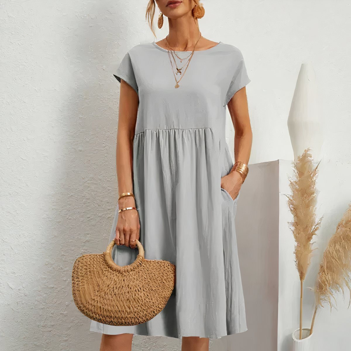 Amelia | Women's Knee-Length Dress with Pockets