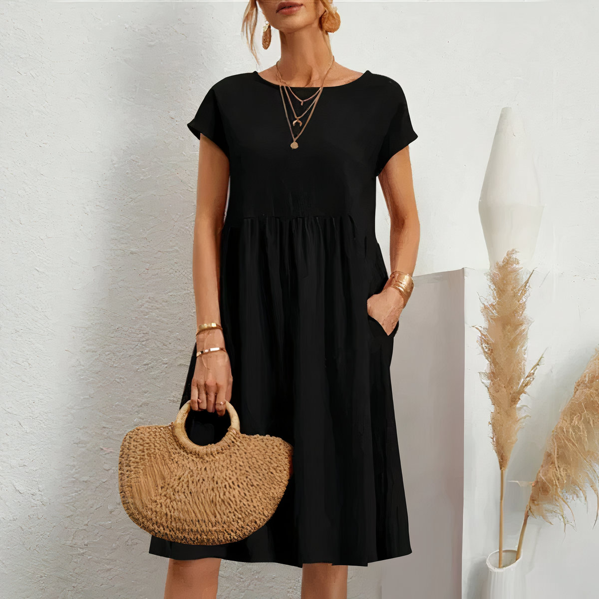 Amelia | Women's Knee-Length Dress with Pockets