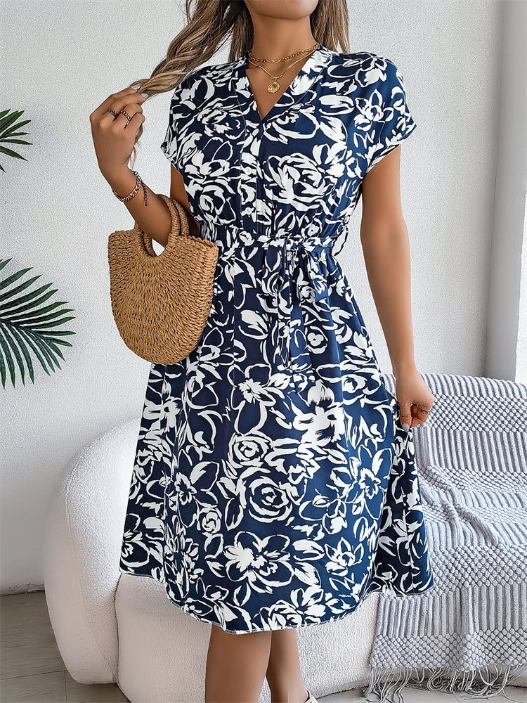 Charlotte | Dress with Vibrant Floral Patterns